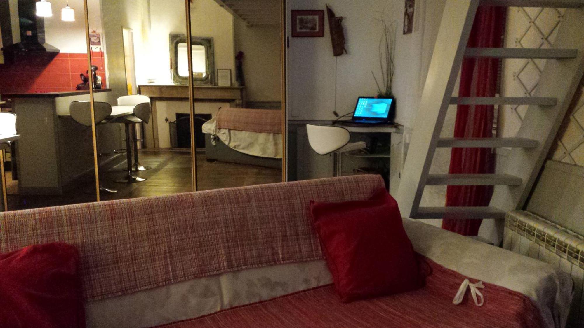 Coquet Studio En Mezzanine Nuit Pour 2 Personnes 圣吉隆 外观 照片