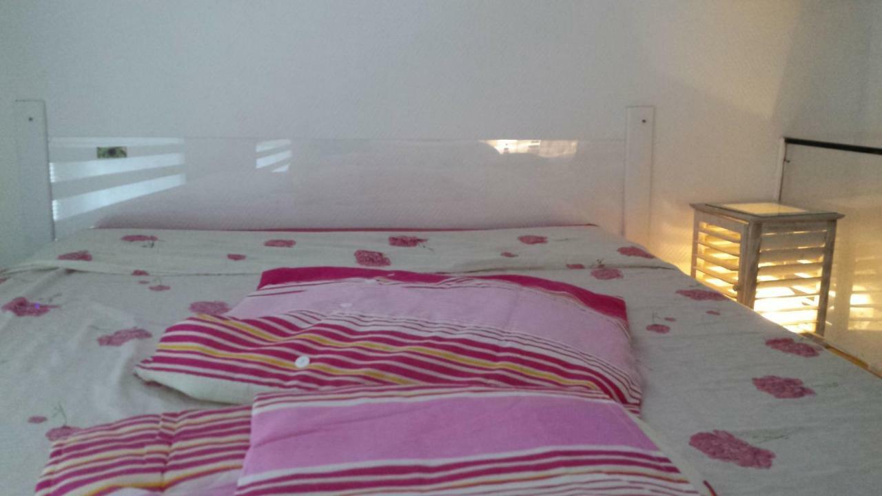 Coquet Studio En Mezzanine Nuit Pour 2 Personnes 圣吉隆 外观 照片