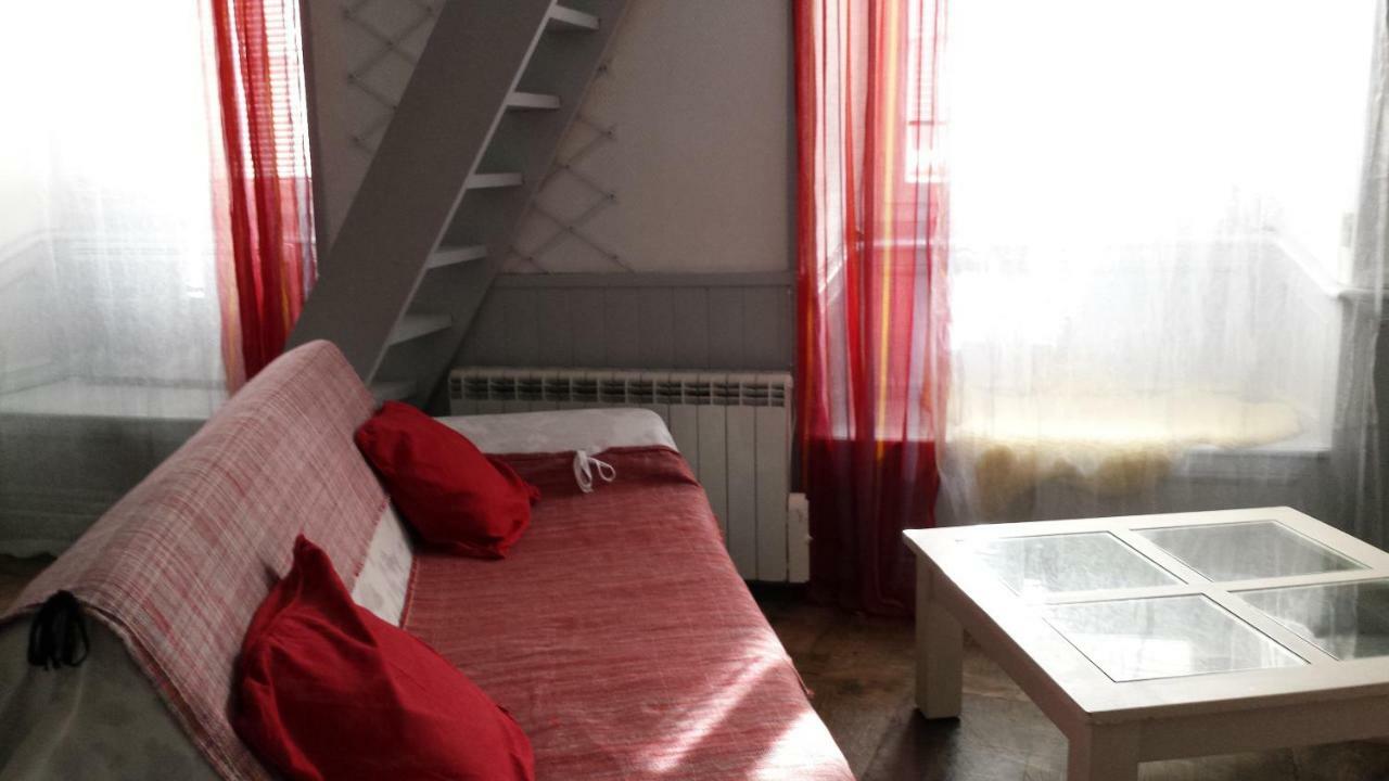 Coquet Studio En Mezzanine Nuit Pour 2 Personnes 圣吉隆 外观 照片