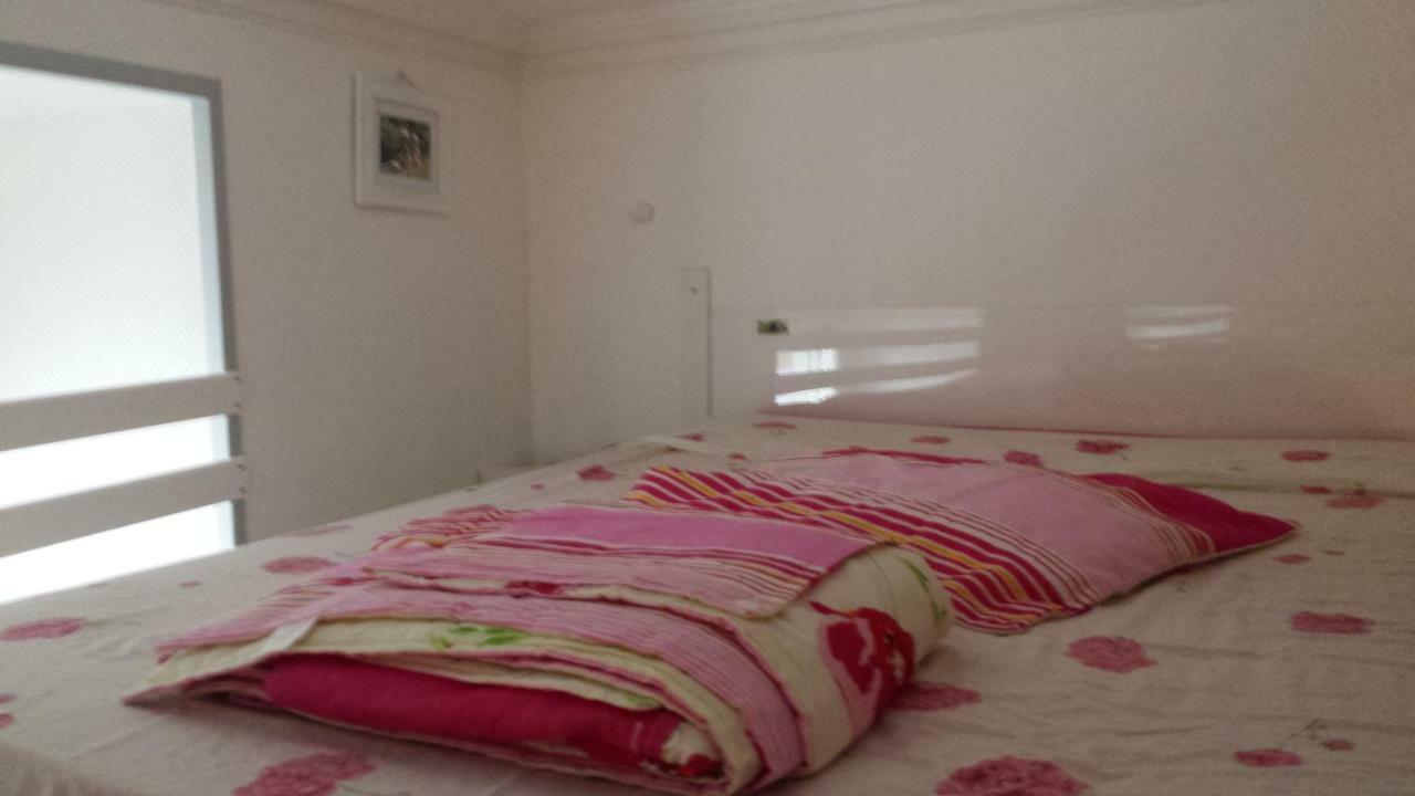 Coquet Studio En Mezzanine Nuit Pour 2 Personnes 圣吉隆 外观 照片