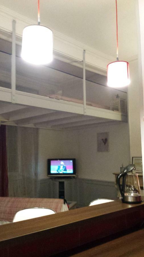 Coquet Studio En Mezzanine Nuit Pour 2 Personnes 圣吉隆 外观 照片