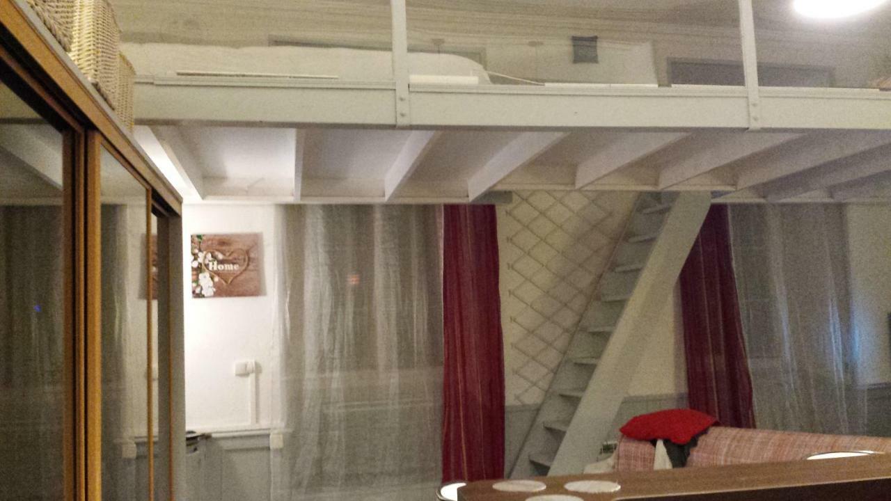 Coquet Studio En Mezzanine Nuit Pour 2 Personnes 圣吉隆 外观 照片